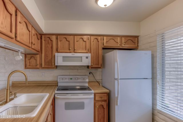 602 S Pantano Rd Unit C, Tucson, AZ 85710