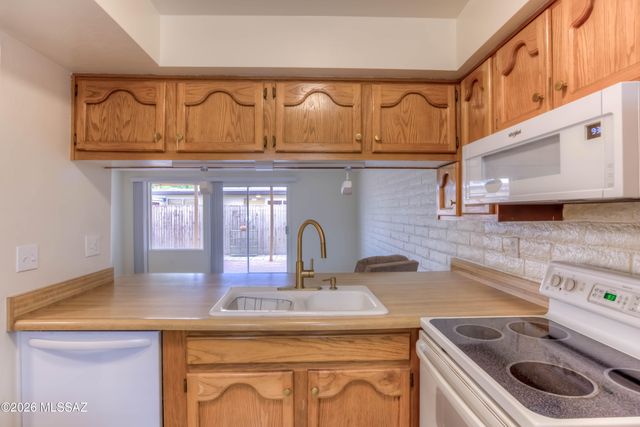 602 S Pantano Rd Unit C, Tucson, AZ 85710