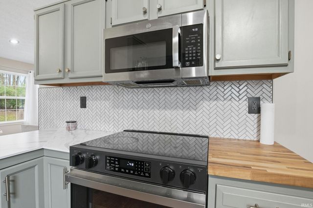 8449 Southern Springs Boulevard, Indianapolis, IN 46237