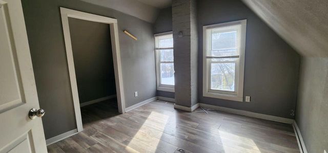 935 W Greenfield AVENUE, Milwaukee, WI 53204