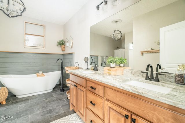 1407 Ellis Woods Loop, Sevierville, TN 37876