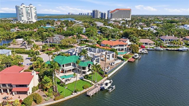 310 Pirates Bight, Naples, FL 34103