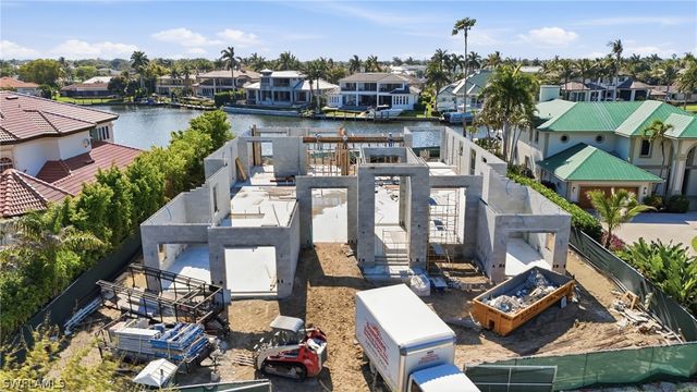 310 Pirates Bight, Naples, FL 34103