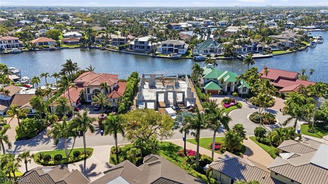 310 Pirates Bight, Naples, FL 34103