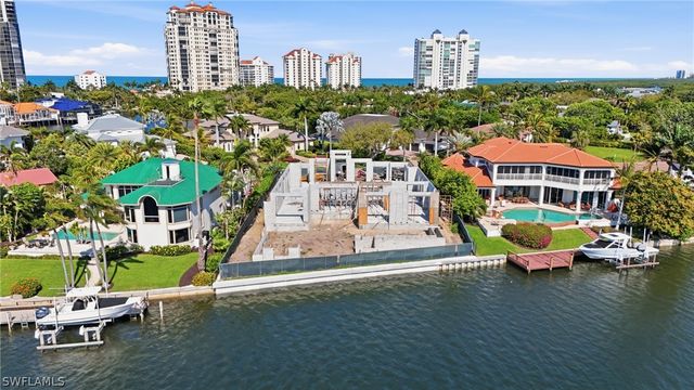 310 Pirates Bight, Naples, FL 34103