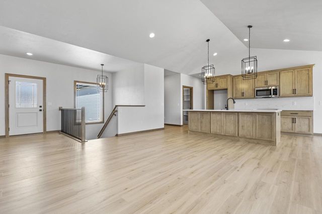 N8842 KILLARNEY WAY, Menasha, WI 54952
