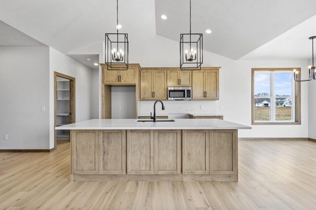 N8842 KILLARNEY WAY, Menasha, WI 54952
