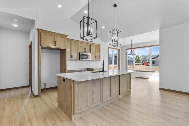 N8842 KILLARNEY WAY, Menasha, WI 54952