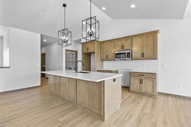 N8842 KILLARNEY WAY, Menasha, WI 54952