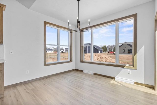 N8842 KILLARNEY WAY, Menasha, WI 54952
