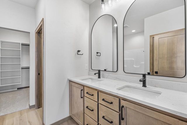 N8842 KILLARNEY WAY, Menasha, WI 54952