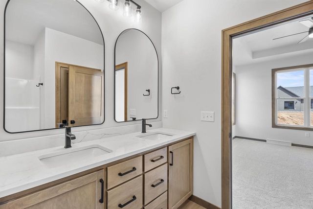 N8842 KILLARNEY WAY, Menasha, WI 54952