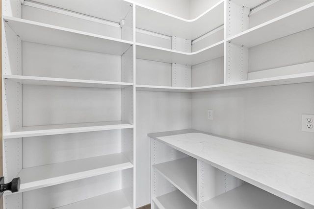 N8842 KILLARNEY WAY, Menasha, WI 54952