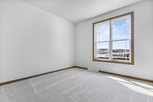 N8842 KILLARNEY WAY, Menasha, WI 54952