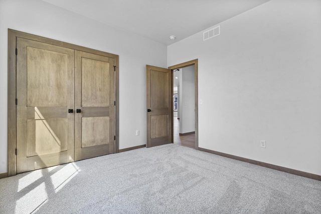 N8842 KILLARNEY WAY, Menasha, WI 54952