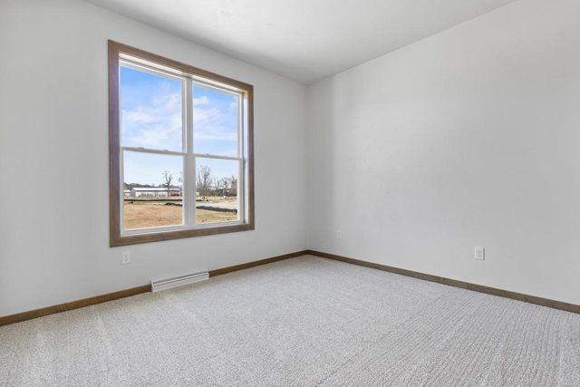 N8842 KILLARNEY WAY, Menasha, WI 54952