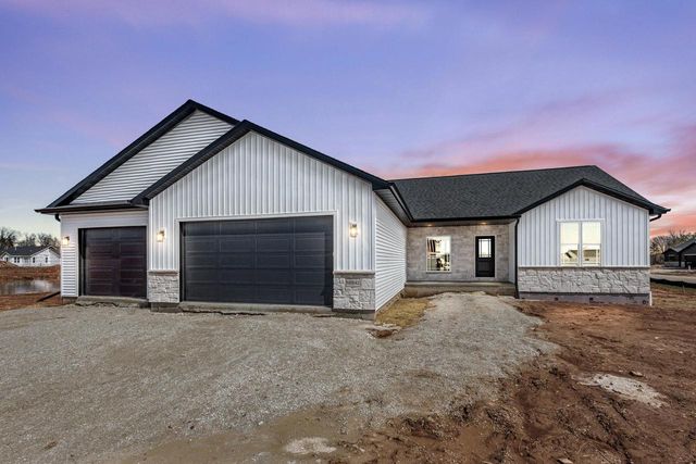 N8842 KILLARNEY WAY, Menasha, WI 54952