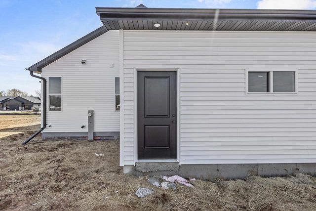 N8842 KILLARNEY WAY, Menasha, WI 54952