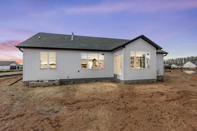 N8842 KILLARNEY WAY, Menasha, WI 54952