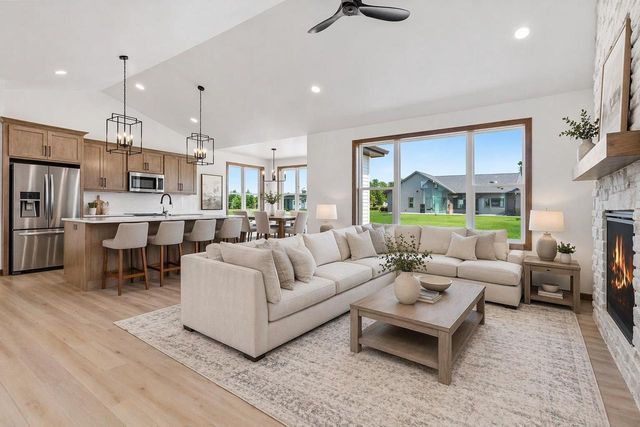N8842 KILLARNEY WAY, Menasha, WI 54952