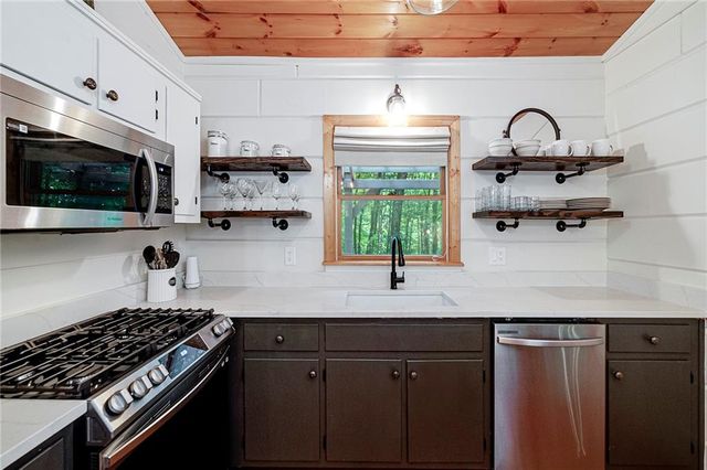78 Tomahawk Trail, Blue Ridge, GA 30513