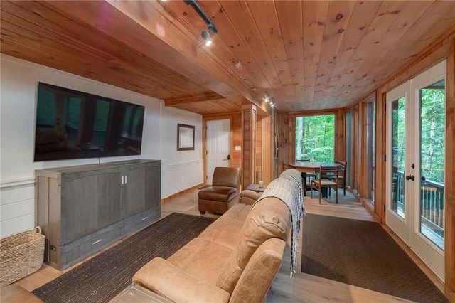 78 Tomahawk Trail, Blue Ridge, GA 30513