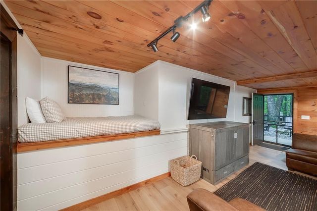 78 Tomahawk Trail, Blue Ridge, GA 30513