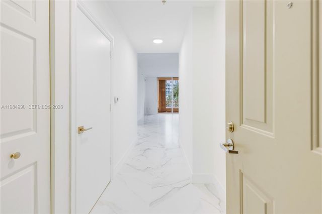 3001 NE 185th St 317, Aventura, FL 33180