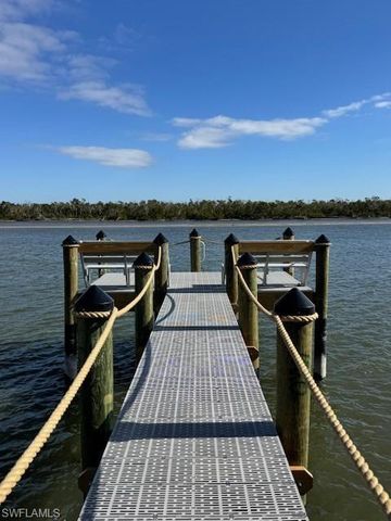 121 Gulf Island DR, Fort Myers Beach, FL 33931