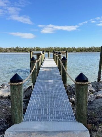 121 Gulf Island DR, Fort Myers Beach, FL 33931