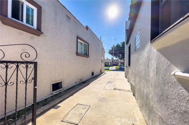 3927 Broadway, Huntington Park, CA 90255