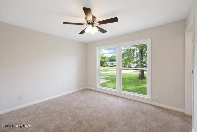 8006 Annella Way, Louisville, KY 40219