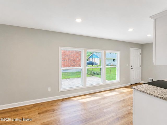 8006 Annella Way, Louisville, KY 40219