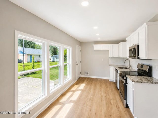 8006 Annella Way, Louisville, KY 40219