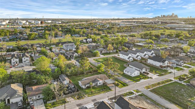 7954 Booker St, Houston, TX 77028
