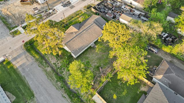 7954 Booker St, Houston, TX 77028