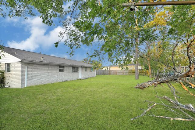 7954 Booker St, Houston, TX 77028