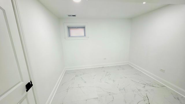 5623 N Miltimore Avenue, Chicago, IL 60646