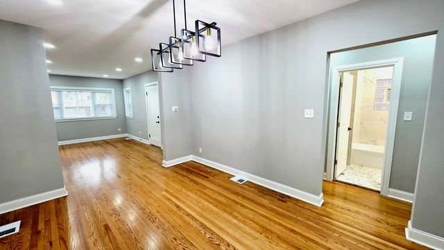 5623 N Miltimore Avenue, Chicago, IL 60646