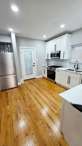 5623 N Miltimore Avenue, Chicago, IL 60646
