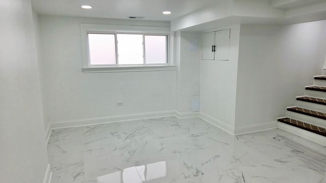 5623 N Miltimore Avenue, Chicago, IL 60646