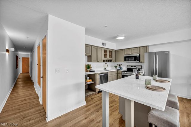 2222 Detroit Avenue 504, Cleveland, OH 44113