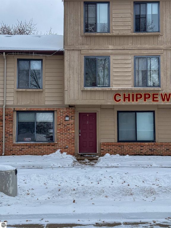 Image 1 of property listing at 1825 S Crawford St # 2, Mt Pleasant, MI 48858