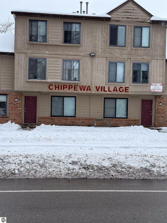 Image 13 of property listing at 1825 S Crawford St # 2, Mt Pleasant, MI 48858