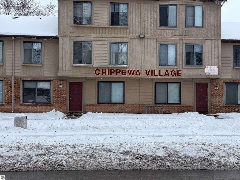 Image 14 of property listing at 1825 S Crawford St # 2, Mt Pleasant, MI 48858