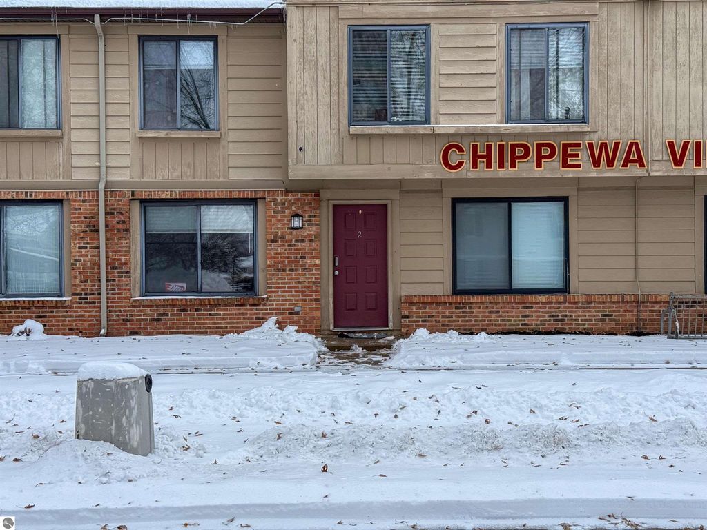 Image 2 of property listing at 1825 S Crawford St # 2, Mt Pleasant, MI 48858