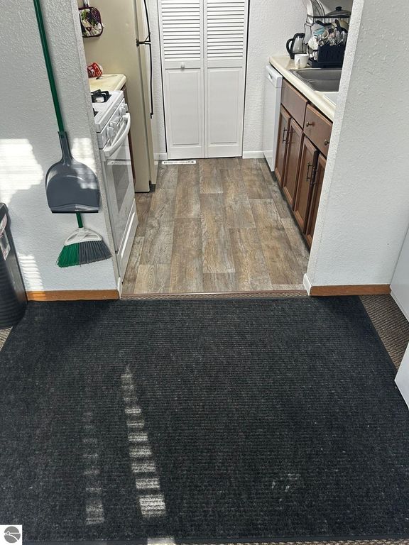 Image 6 of property listing at 1825 S Crawford St # 2, Mt Pleasant, MI 48858