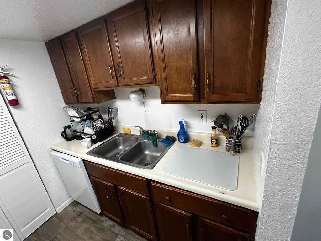 Image 7 of property listing at 1825 S Crawford St # 2, Mt Pleasant, MI 48858