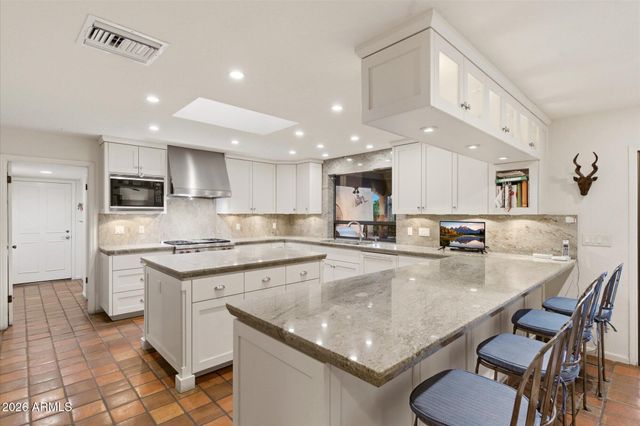 7446 E STAGECOACH Pass, Carefree, AZ 85377