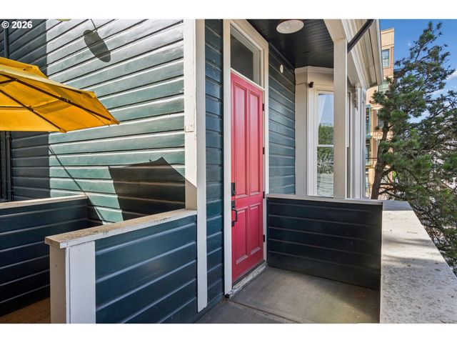 1708 Sw COLUMBIA St, Portland, OR 97201